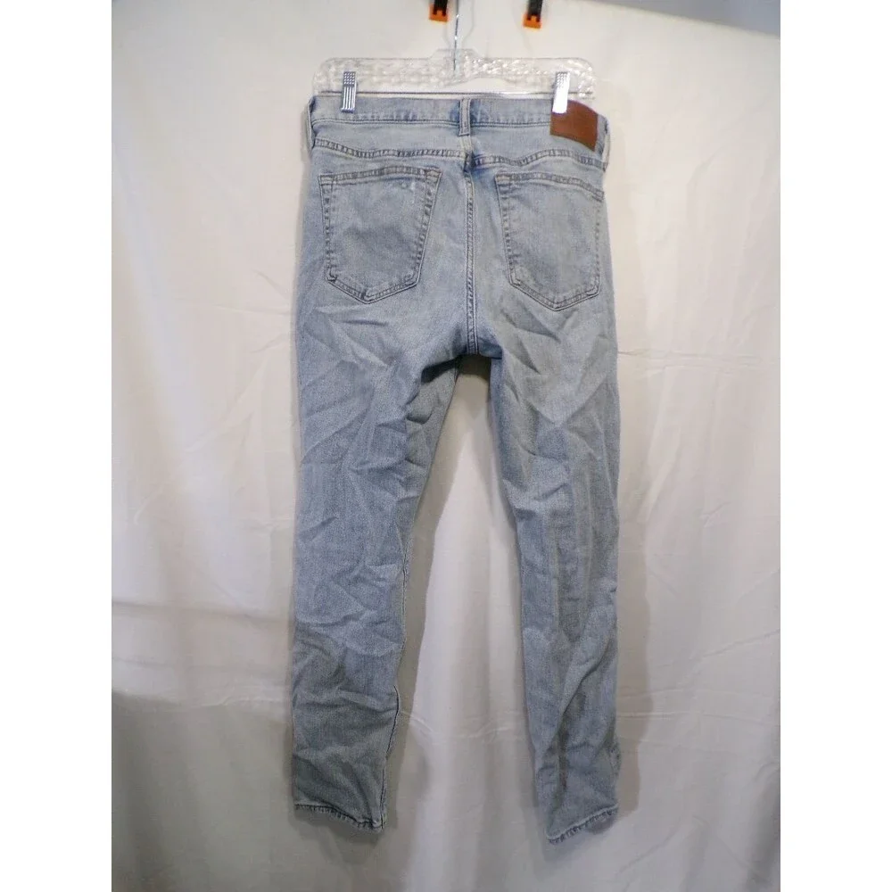 Abercrombie & Fitch Women's Athletic Slim Light Wash Jeans Size 31 30